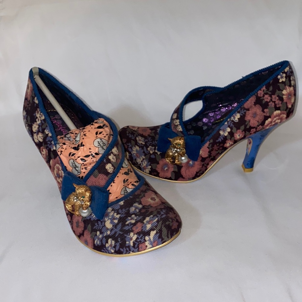 New irregular choice size 37